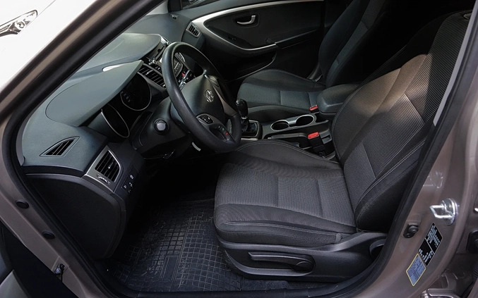 Hyundai I30 cena 48900 przebieg: 74800, rok produkcji 2016 z Golczewo małe 742